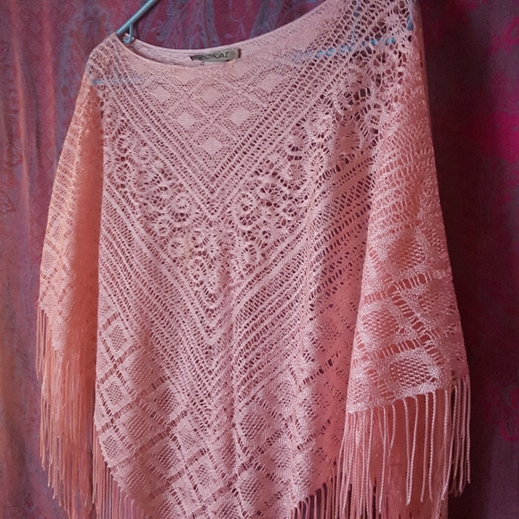 2/$25 Vintage Pink Crochet Lace Knit Fringe Poncho Top - Picture 2 of 11